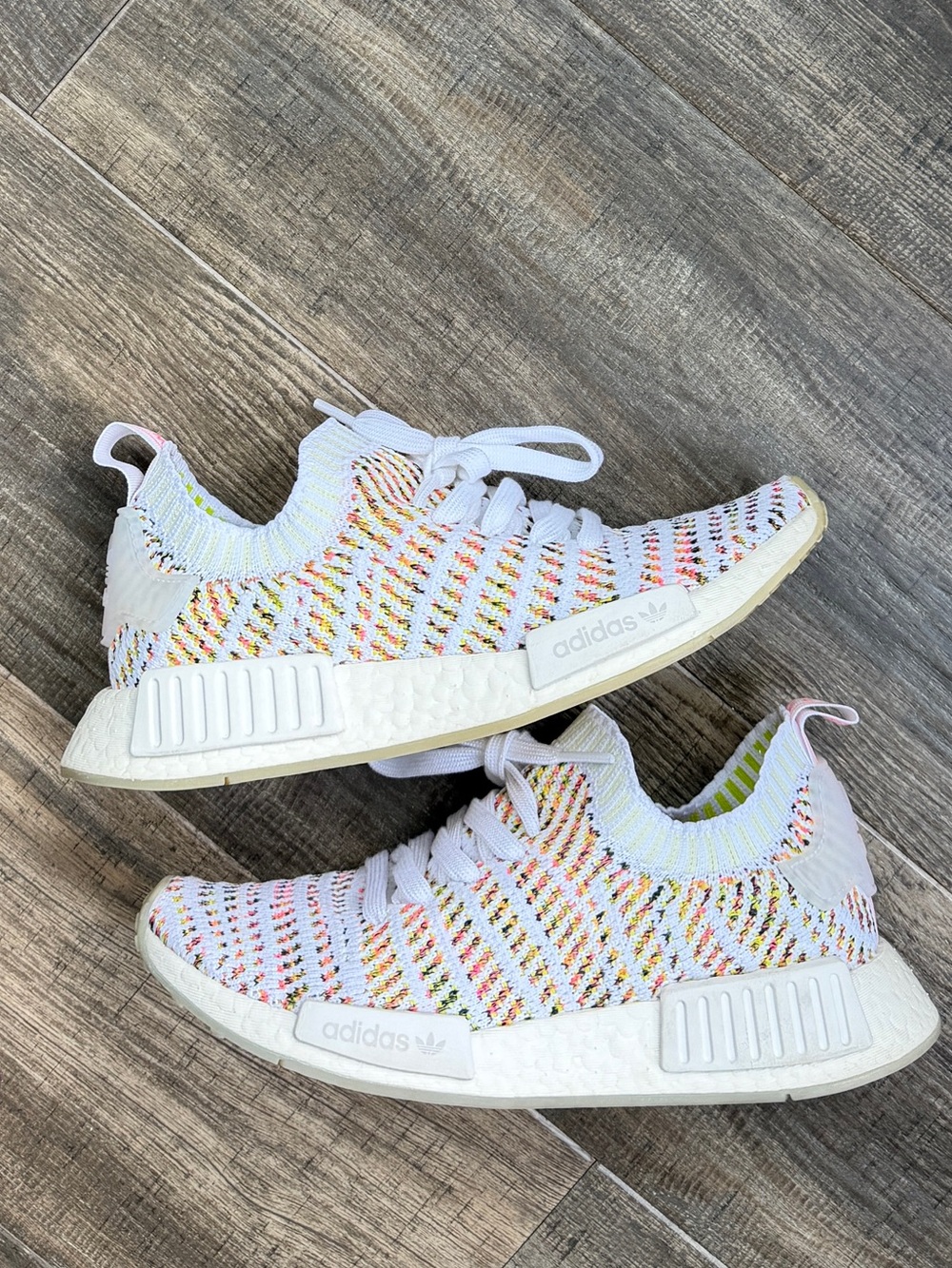 Adidas MND R1 STLT multi- color 6 women’s sneakers